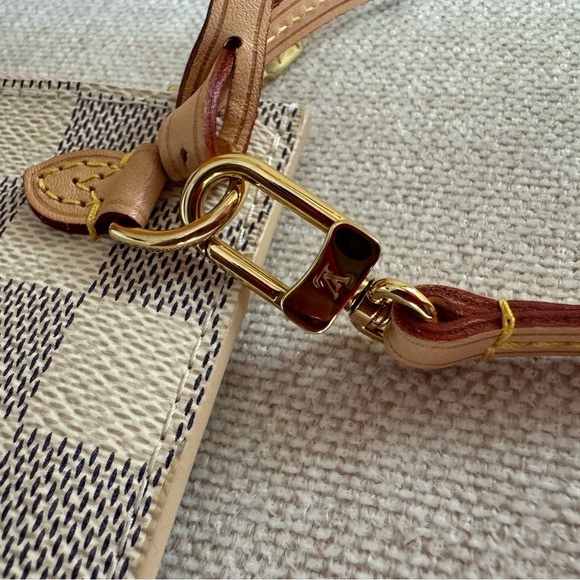 Louis Vuitton Pochette - Picture 3 of 9